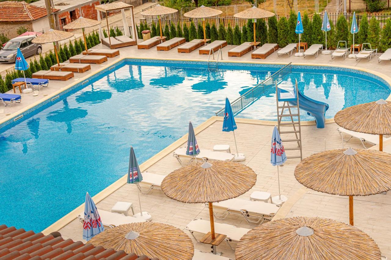 Eco Hotel Momata Kolarovo Luaran gambar