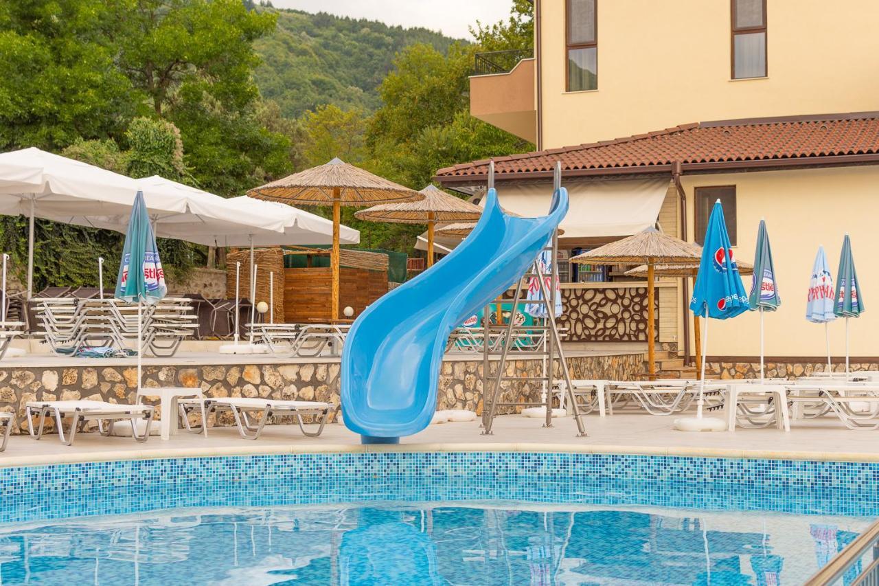 Eco Hotel Momata Kolarovo Luaran gambar
