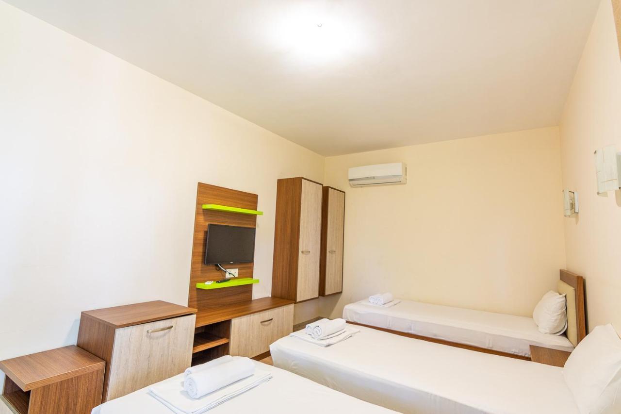 Eco Hotel Momata Kolarovo Luaran gambar