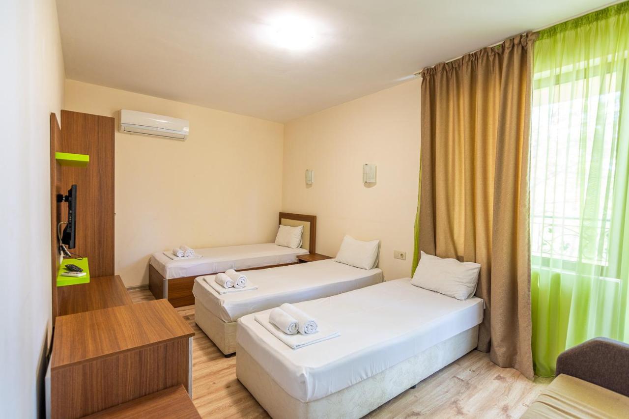 Eco Hotel Momata Kolarovo Luaran gambar