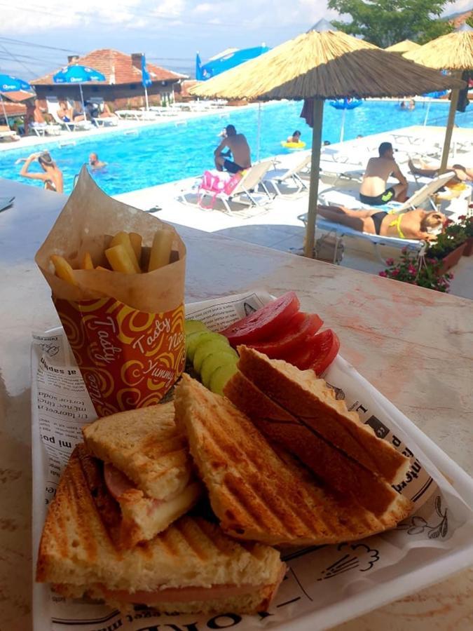 Eco Hotel Momata Kolarovo Luaran gambar